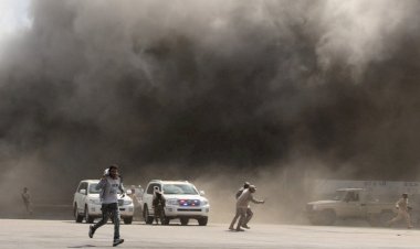 Riyad destekli Yemen'in yeni hükümeti Aden Havalimanı'nda saldıraya uğradı: 13 ölü, 65 yaralı
