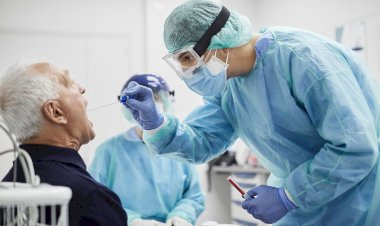 Fransa'da virüsün Güney Afrika'daki daha bulaşıcı türüne rastlandı