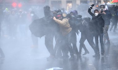 Fransa'da sokaklar karıştı