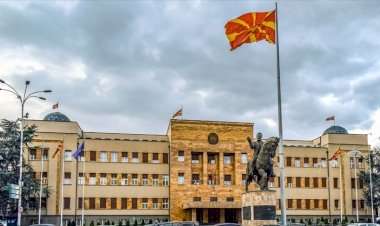 Kuzey Makedonya'da yasa dışı dinlemelere ilişkin davada 11 sanığa 65 yıl hapis cezası verildi