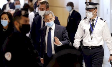 Sarkozy, yolsuzluk davasında suçlu bulundu