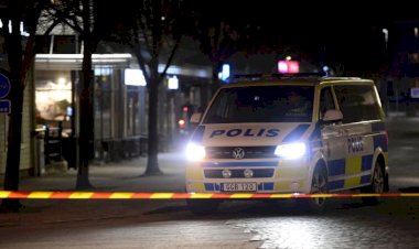 İsveç’te Müslümanlara baltalı tehdit