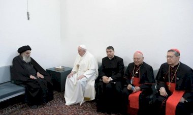 Irak'ı ziyaret eden Papa, Şiilerin en büyük dini mercisi Sistani ile bir araya geldi