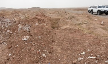 Irak'ta 20 kişinin cesedinin gömüldüğü toplu mezar bulundu