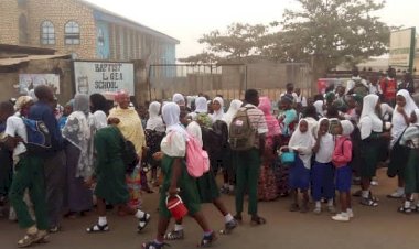 Nijerya'da başörtüsünü yasaklayan 10 misyoner okulu kapatıldı