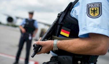 Almanya'da aşırı sağcı 6 komiser adayı görevden uzaklaştırıldı
