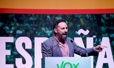 İspanya'da İslam karşıtı sağcı Vox partisi hakkında göçmenleri hedef alan afişinden dolayı soruşturma başlatıldı