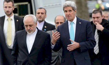 Bakan Zarif'i İsrail'in saldırılarına ilişkin bilgilendirdiği öne sürülen Kerry hakkında soruşturma istendi