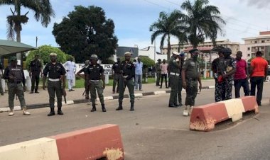 Nijerya'da silahlı saldırıların arttığı 3 eyalette sokağa çıkma yasağı ilan edildi