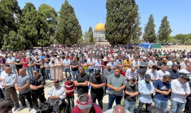 Mescid-i Aksa'da ramazan ayının üçüncü cumasına 60 bin kişi katıldı