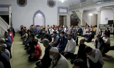 Kuzey Makedonya'da yasak sonrası yılın ilk teravih namazı kılındı