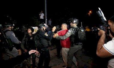 İşgalci İsrail'den Kudüs'teki Şeyh Cerrah Mahallesi'nde düzenlenen tehcir karşıtı gösteriye müdahale