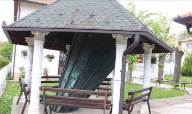 Bosna'daki Jasikovac Camisi savaşta yıkılan 614 camiden biri