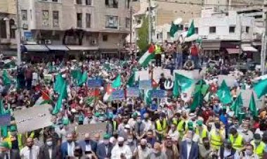 Ürdünlüler İşgalci İsrail'in Kudüs'teki Şeyh Cerrah Mahallesi sakinlerini göçe zorlamasını protesto etti
