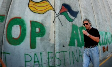 Ünlü rock grubu Pink Floyd'un solisti Waters, Katil İsrail'i 'Apartheid devlet' olarak niteledi