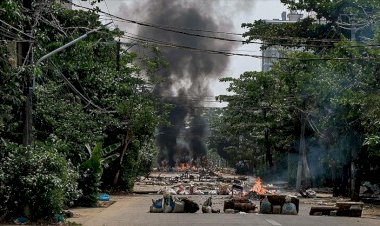 Myanmar'da protestocular ile ordu arasında çıkan çatışmalarda 16 asker öldürüldü