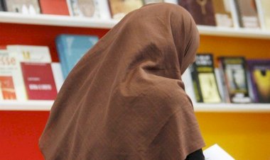 Almanya'da tepki çeken düzenleme: Başörtüsü yasağının önü açıldı