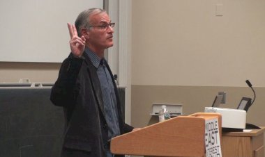 Amerikalı ünlü Yahudi profesör Finkelstein: İsrail sadece savaş suçları işlemiyor, insanlığa karşı suç işliyor