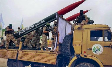 Kassam füzeleri İşgalci İsrail'e tüm uluslararası uçuşları ve deniz seferlerini durdurdu