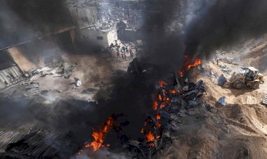 Siyonist rejimin savaş uçakları Gazze'de bir sünger fabrikasını vurdu