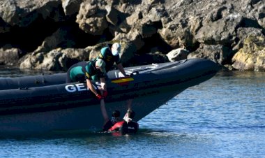 Son 24 saatte 5 bin düzensiz göçmen yüzerek İspanya'ya geçti
