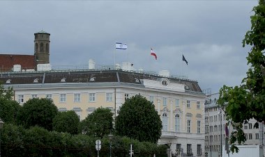 Avusturya'da tepkilere neden olan İşgalci İsrail'in bayrakları devlet binalarından kaldırıldı