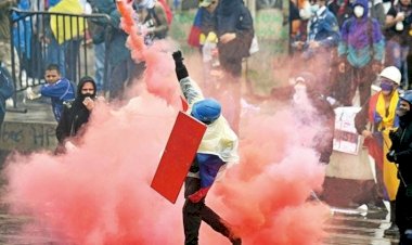 Kolombiya'da Ulusal Grev Komitesi hükümet karşıtı protestoları askıya aldı