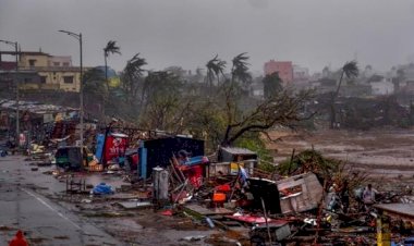 Hindistan’da on binlerce kişi kasırga nedeniyle tahliye edildi