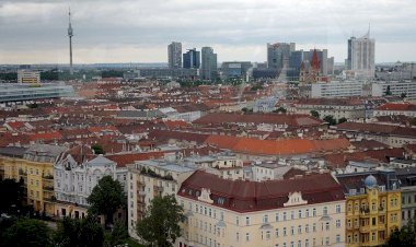 Avusturya’da Müslümanlara ait kuruluşlara yönelik 'fişlemeyi andıran çalışmaya' tepkiler sürüyor