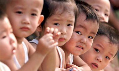 Çin, ailelerin üç çocuk sahibi olmasına izin verecek