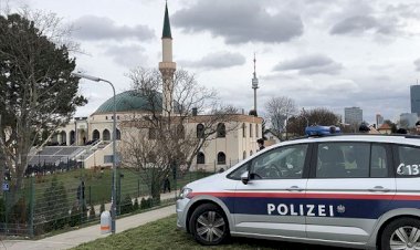 Avusturya'da hükümet Müslümanları fişledi, ırkçılar harekete geçti