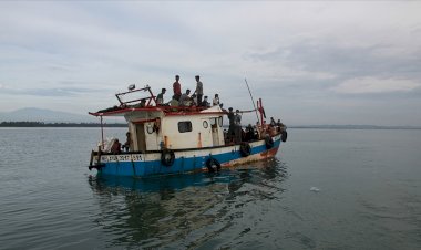 Arakanlı Müslümanları taşıyan tekne Endonezya'da sahile vurdu
