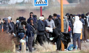 Fransa'nın Calais kentindeki göçmen kampı dağıtıldı