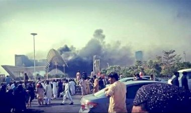 Karaçi'de 'toprak' protestosu: Binalar ateşe verildi