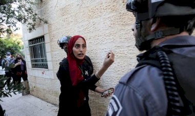 İşgalci İsrail'in tehcirine direnen Muna el-Kurd'un gözaltında yaşadıkları