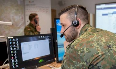 Alman istihbaratı WhatsApp yazışmalarını okuyabilecek