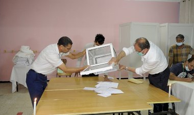 Cezayir'deki seçimde 24 milyondan fazla kayıtlı seçmenden yüzde 30,2'si oy kullandı