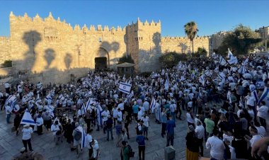 Aşırı sağcı Yahudilerin Şam Kapısı'ndaki provokatif 'Bayrak Yürüyüşü' olaylı başladı