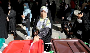 İran Cumhurbaşkanını seçiyor