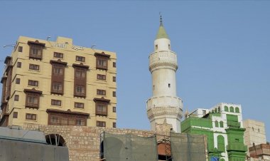 Suudi Arabistan'da geçen ay alınan cami hoparlörlerine yönelik kısıtlama kararına tepkiler sürüyor