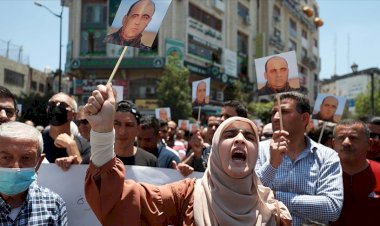 Abbas güçlerinin katlettiği Filistinli aktivist Benat için halk sokaklara döküldü