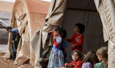 'Rusya bombalarla öldürdüğü yetmiyormuş gibi sınır kapılarını kapatarak çocuklarımızı açlıktan öldürmek istiyor'