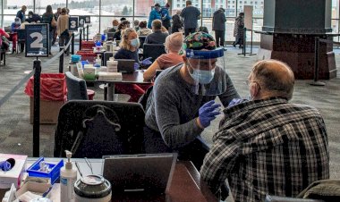 Aşılara rağmen İngiltere'de neden Covid-19 vakaları artıyor?