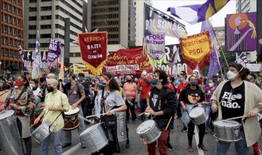 Brezilya'da hükümet karşıtları sokağa indi