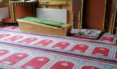 İslam davasının isimsiz kahramanlarından Emine Hoca Hakk'a yürüdü