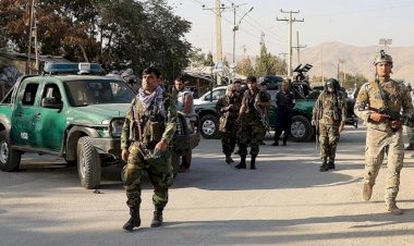 Taliban'dan kaçan yüzlerce Afgan asker Tacikistan’a sığındı