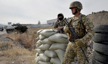 Tacikistan'dan Afgan sınırına 20 bin yedek asker