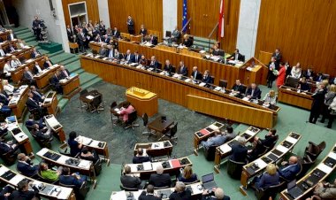 Avusturya'da Müslümanların haklarını kısıtlayan yasa tasarı mecliste kabul edildi