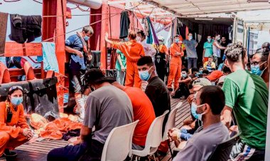 Akdeniz'de 572 göçmeni kurtaran Ocean Viking gemisi bir haftadır liman bekliyor: Gıda stoğu bitmek üzere