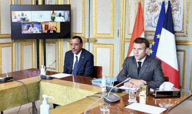 Macron: Mali'deki askeri üslerimizi kapatıyoruz